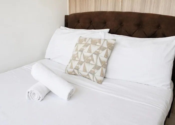 9 Modern 1br With Private Balcony Near Moa Arena Aparthotel