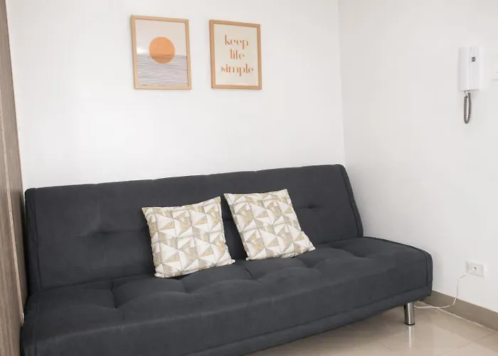 9 Modern 1br With Private Balcony Near Moa Arena