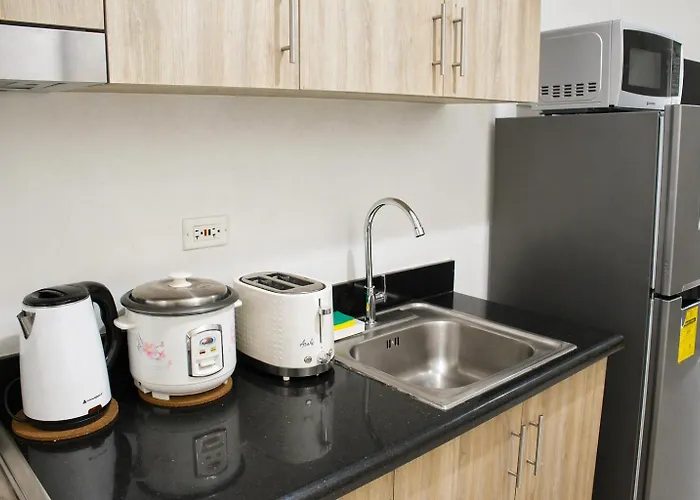 9 Modern 1br With Private Balcony Near Moa Arena Aparthotel Manila