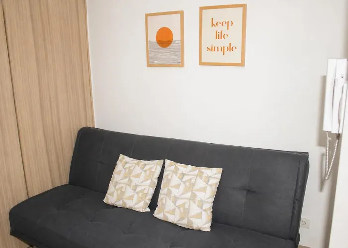 9 Modern 1br With Private Balcony Near Moa Arena * Manila