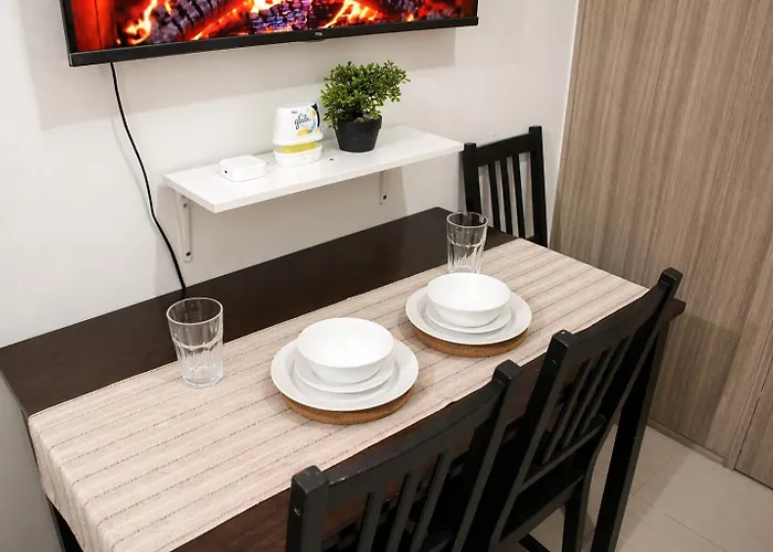 Aparthotel 9 Modern 1br With Private Balcony Near Moa Arena Manila